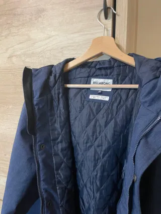 Chamarra Billabong Azul Marino con Capucha