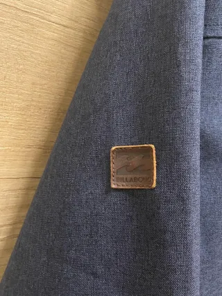 Chamarra Billabong Azul Marino con Capucha