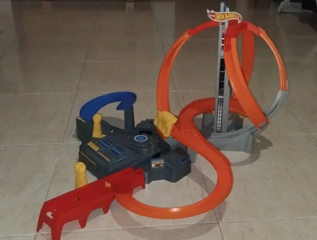 Hot Wheels Pista Spin Storm