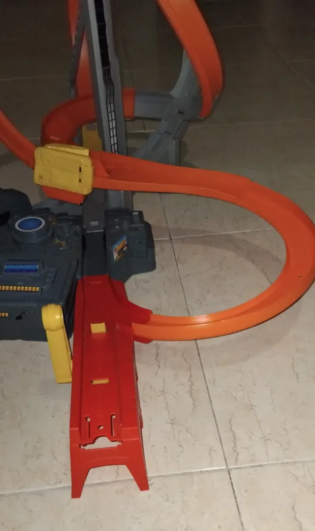 Hot Wheels Pista Spin Storm