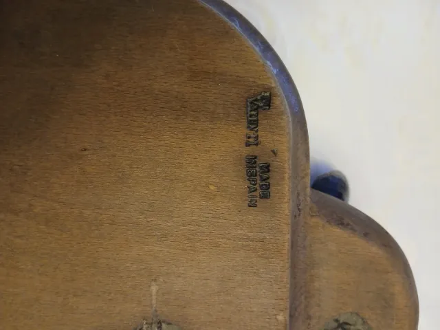 Tabla decorativa con cabeza de jabalí. Valenti.