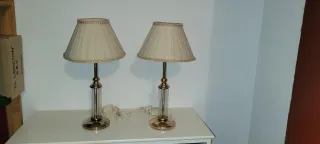 Lámparas de mesilla doradas y cristal