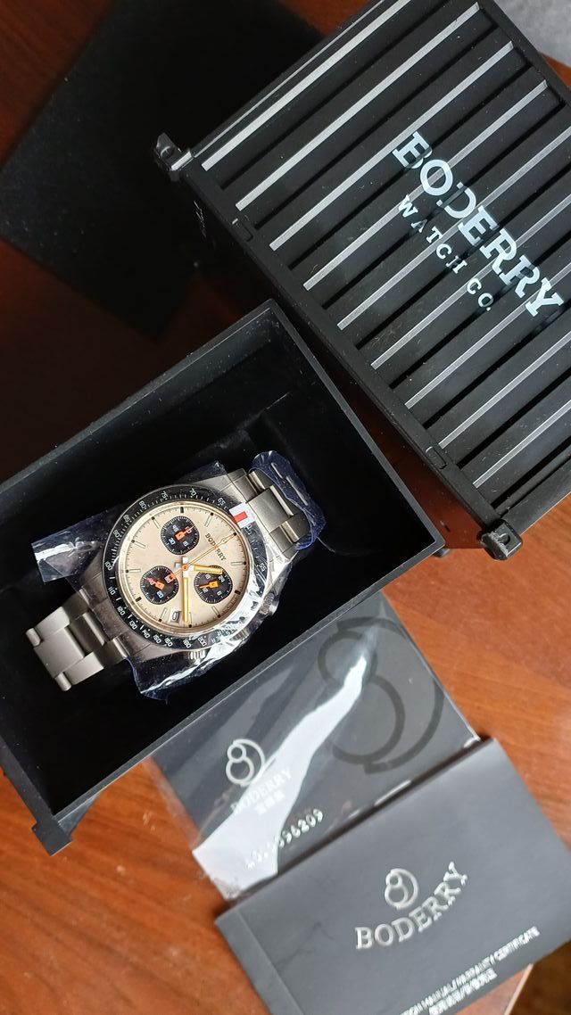 Reloj Boderry Cronógrafo Titanio Beige/Plata