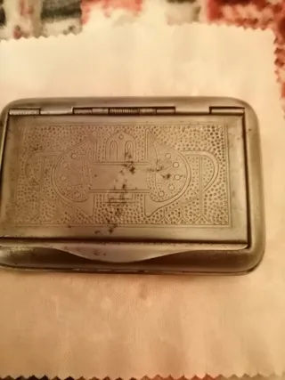 Portatabacco e cartine vintage