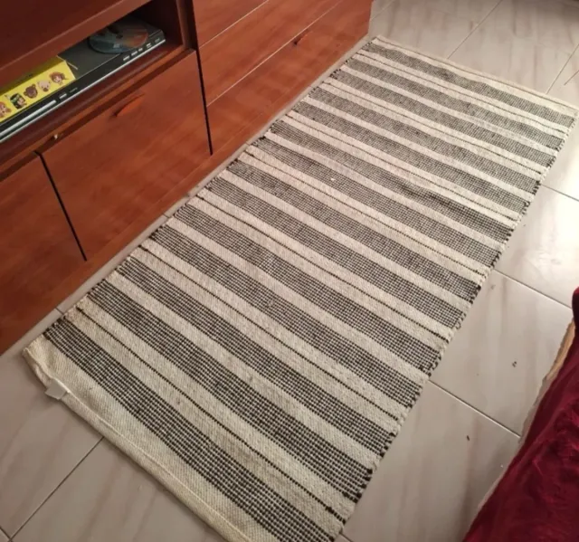 Alfombra decorativa rayas beige y negro