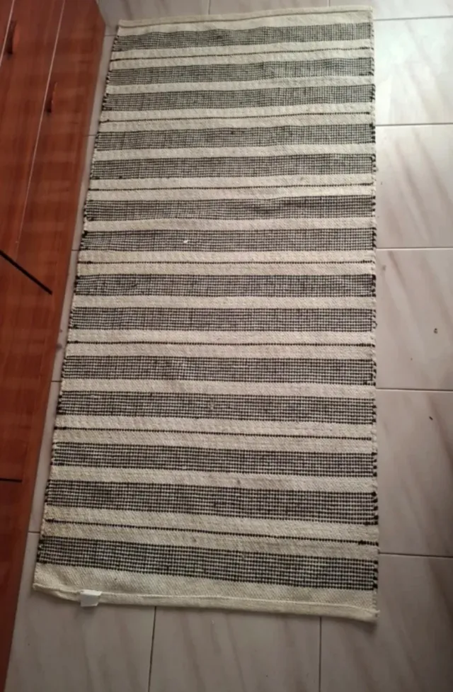 Alfombra decorativa rayas beige y negro