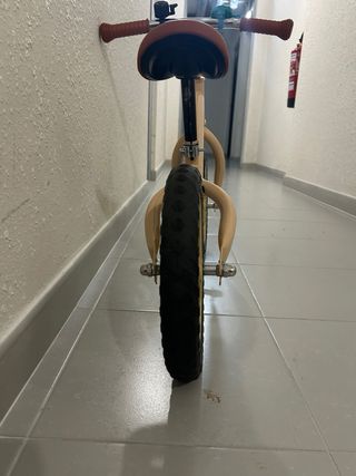 Bicicleta aluminio rosa sin pedales