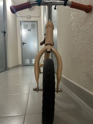 Bicicleta aluminio rosa sin pedales