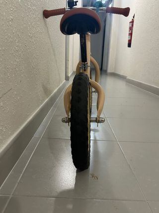 Bicicleta aluminio rosa sin pedales