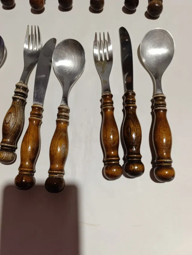 Cubertería madera y metal