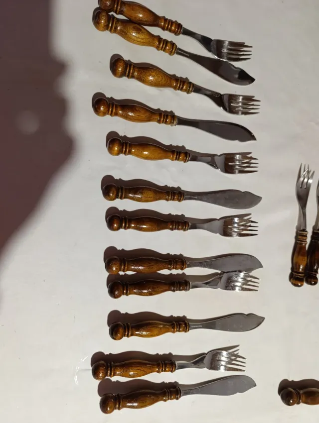 Cubertería madera y metal