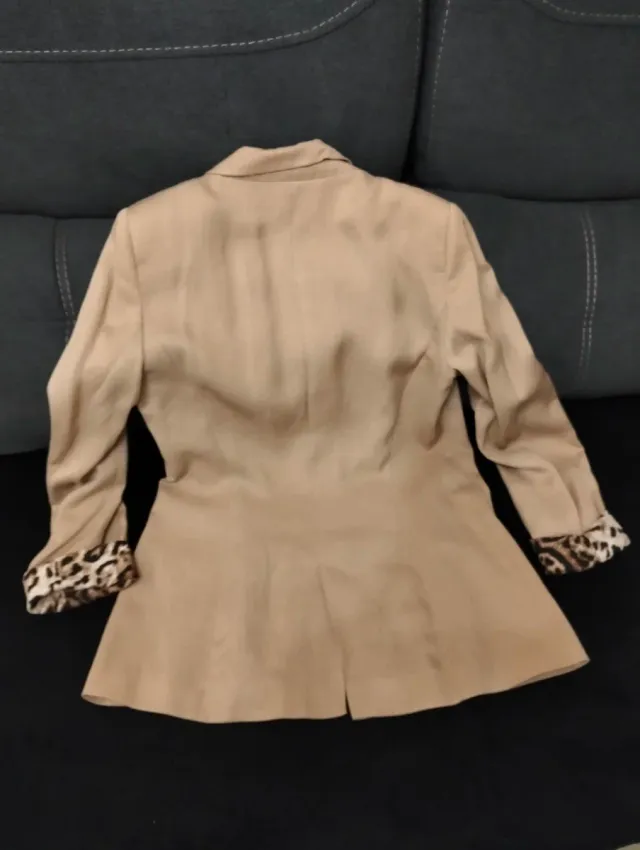 Americana Zara Beige con Forro Animal Print