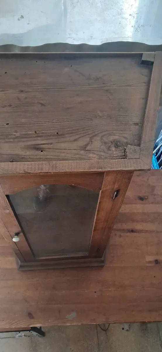 Vitrina de madera para santo