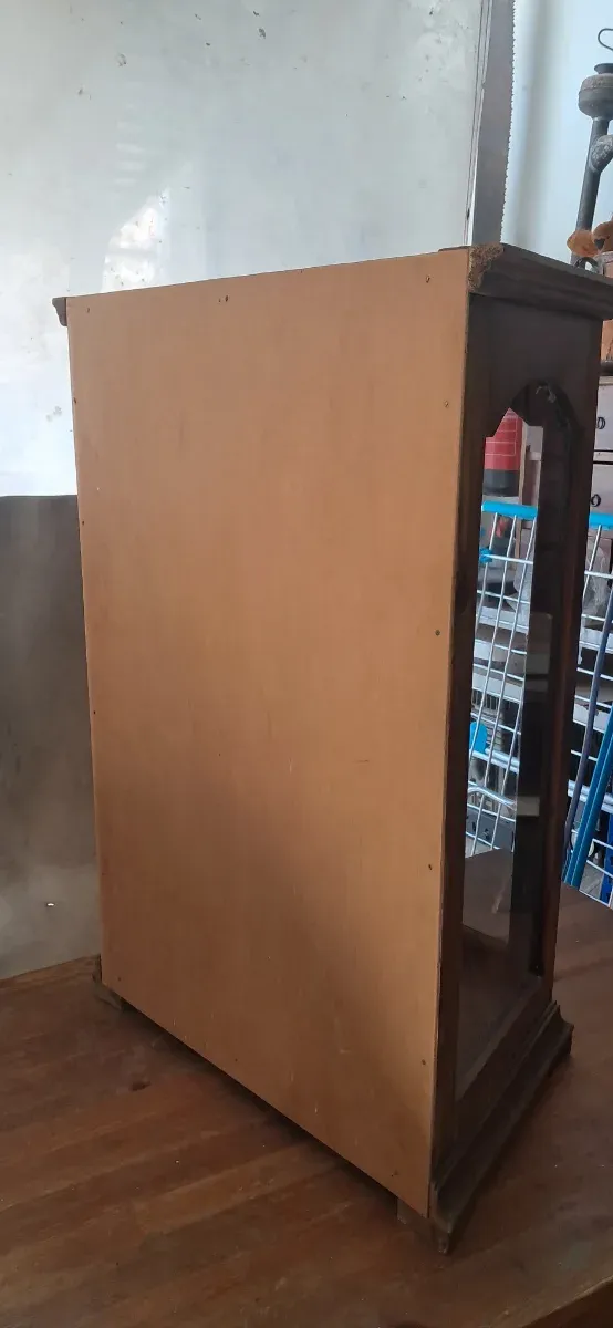 Vitrina de madera para santo