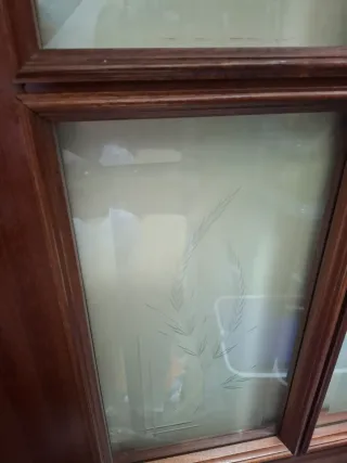 Puerta madera maciza con cristales decorados