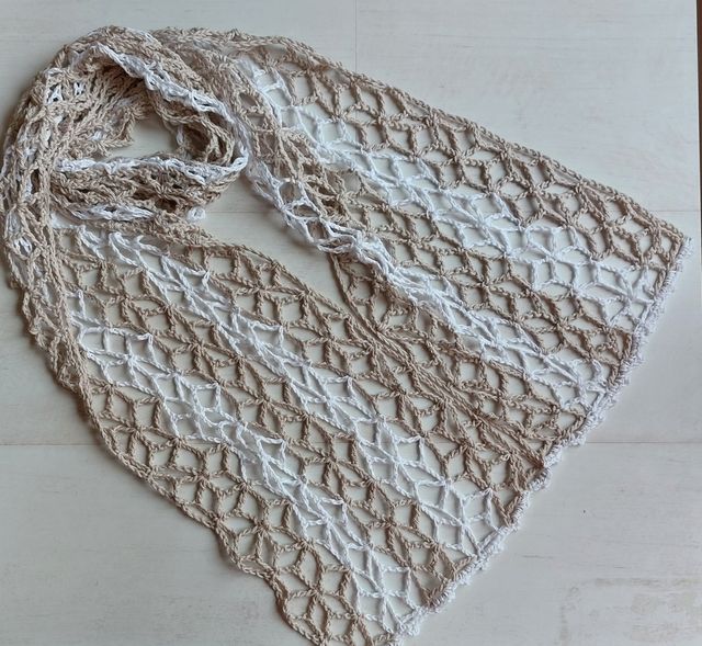 Foulard crochet beige y blanco nuevo