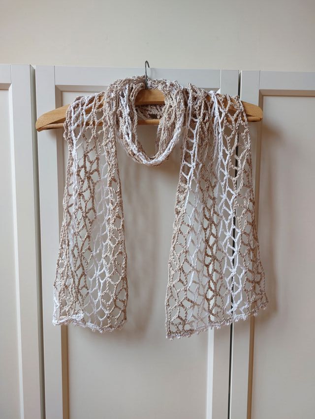 Foulard crochet beige y blanco nuevo