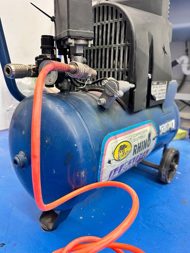 Compresor Rhino 25L