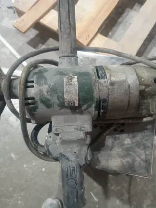 Taladro percutor profesional