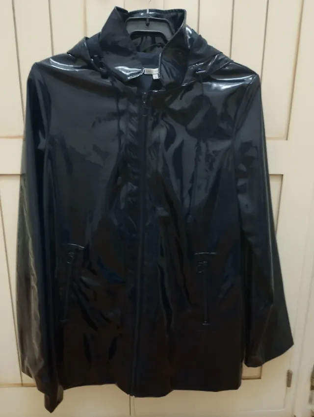 Impermeable charol azul marino