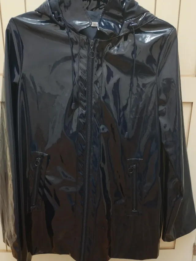 Impermeable charol azul marino