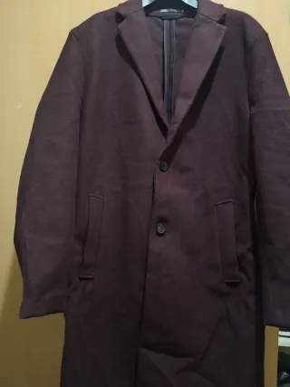 Abrigo Zara Vino tinto