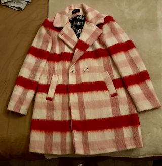 Abrigo Desigual cuadros rojo y rosa