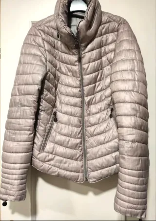 Cazadora acolchada gris plateado