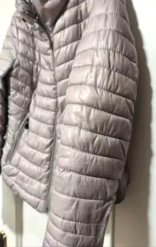 Cazadora acolchada gris plateado