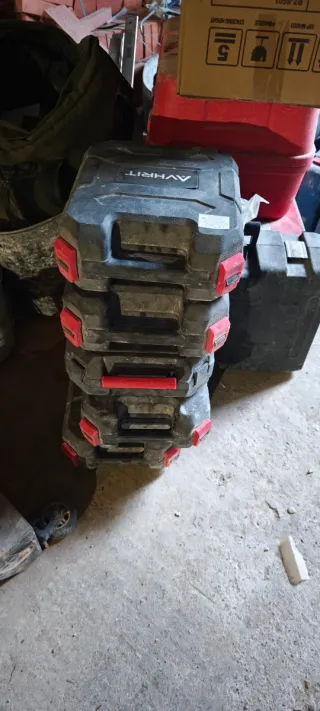 Herramientas y maquinaria de construcción,