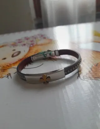 Bracciale pelle stile templare con fiore