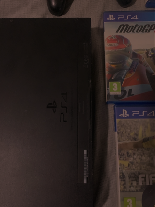 PS4 (PlayStation 4) Negra + Mando y 5 Juegos