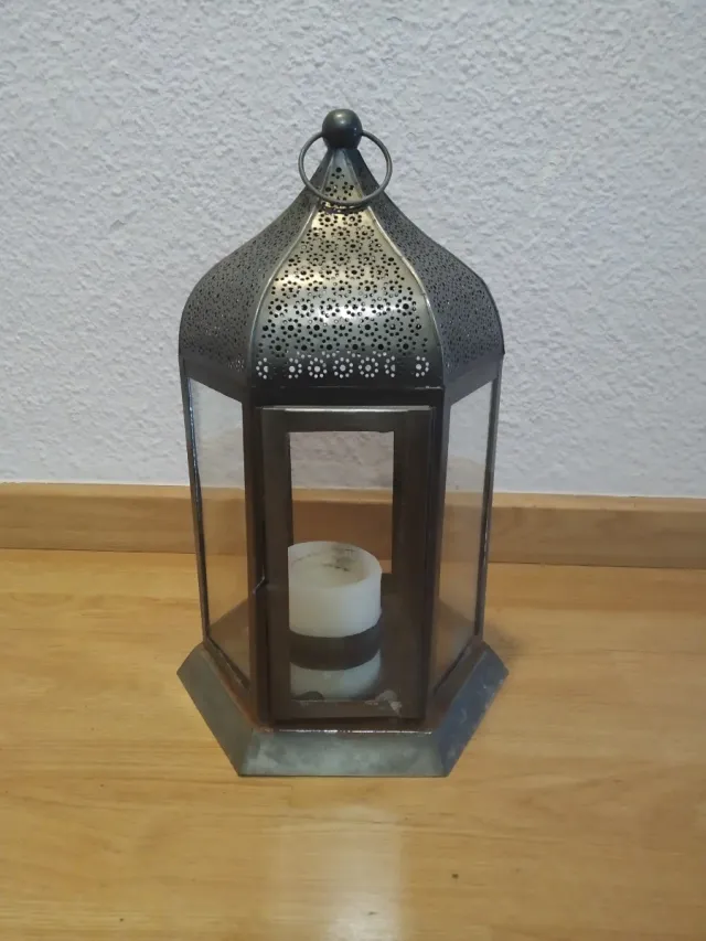 Farol de metal y cristal plateado