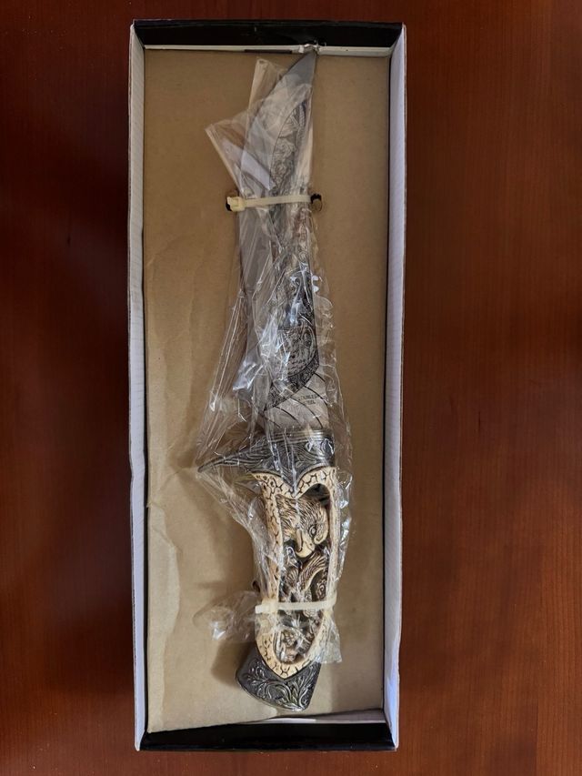 Daga de colección con soporte