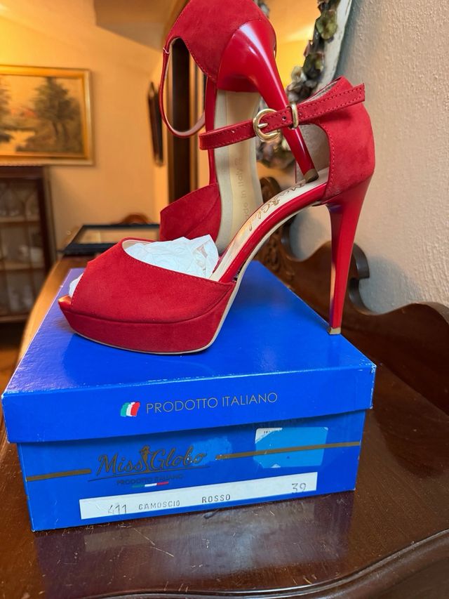Scarpe con tacco Miss Globo rosse in camoscio