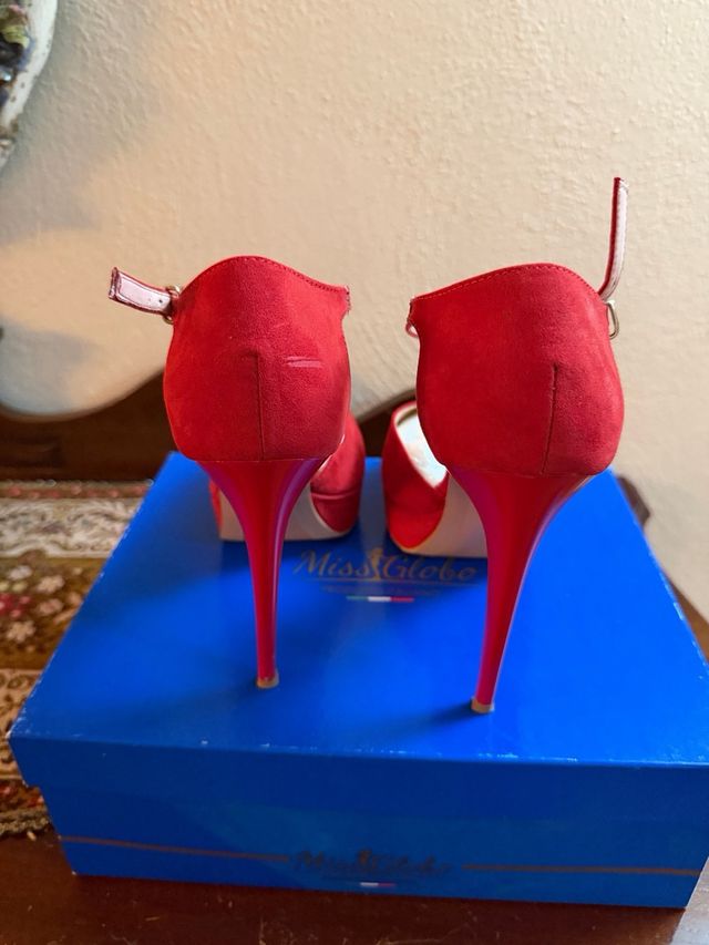 Scarpe con tacco Miss Globo rosse in camoscio