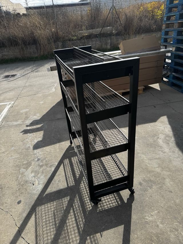 Carro expositor metálico negro