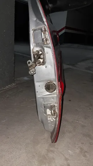 Puerta Izquierda Saxo VTS con Aletín y Espejo