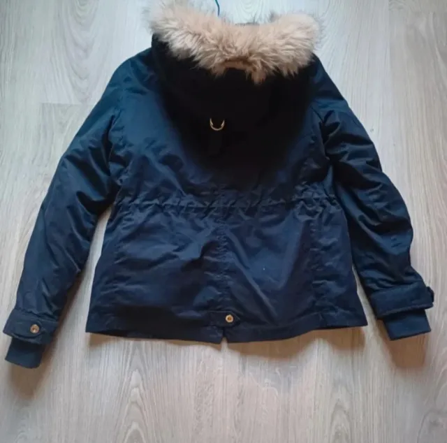 Parka Zara azul marino con capucha