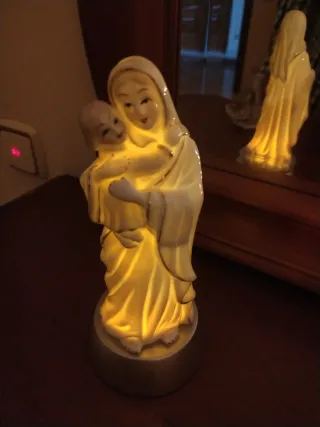 Virgen con luz