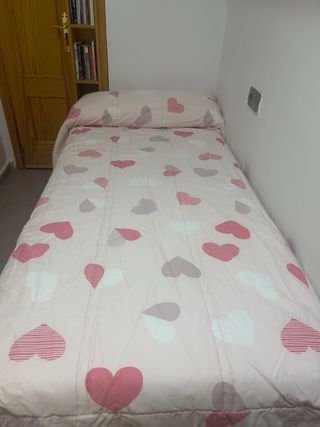 Edredón ajustable con corazones