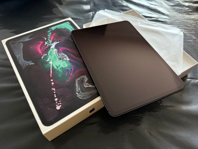 Pad Pro 11 (2018) Wi-Fi + Cellular 64GB Space Gray