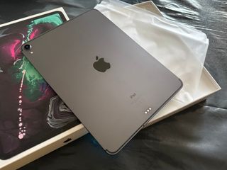 Pad Pro 11 (2018) Wi-Fi + Cellular 64GB Space Gray