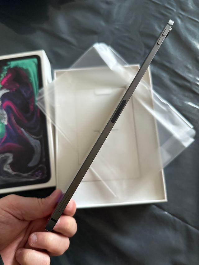 Pad Pro 11 (2018) Wi-Fi + Cellular 64GB Space Gray