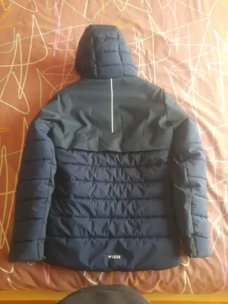 Chaqueta de nieve azul y gris