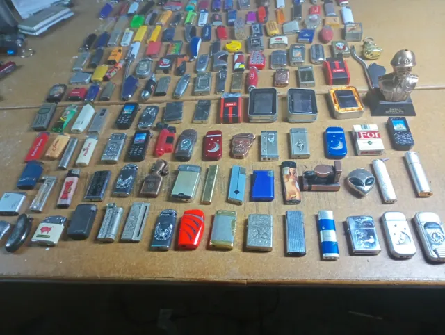 Lote de 200 mecheros vintage