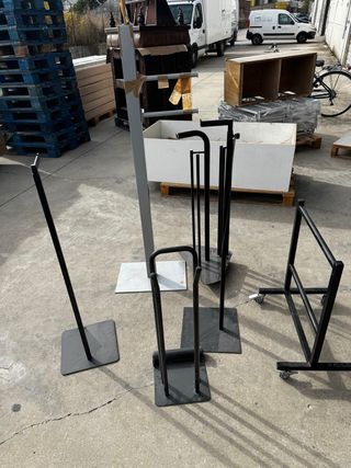 Mobile Porta Abiti in Metallo Nero e Grigio