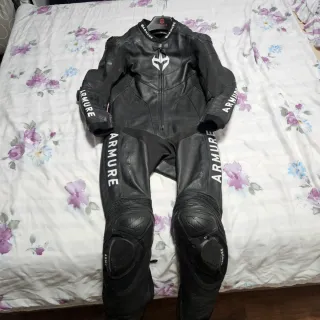 Mono de cuero ARMURE T50