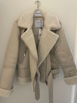 Chaqueta efecto piel beige Zara Talla S