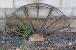 Verja semicircular de hierro forjado